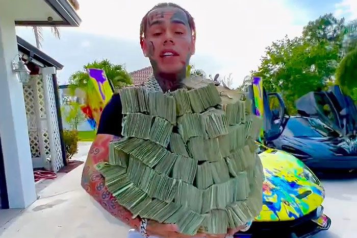 6ix9ine Claims Money He's Flaunting Is Fake Amid Lawsuit