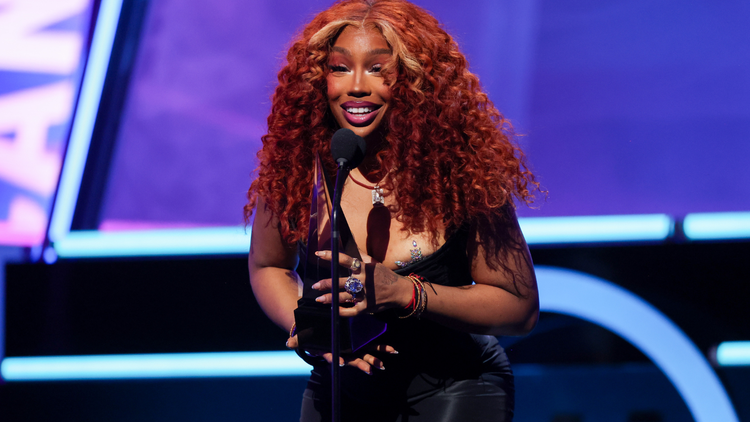 SZA Reveals How She Navigated Drake Vs. Kendrick Lamar Beef SZA Reveals How She Navigated Drake Vs. Kendrick Lamar Beef