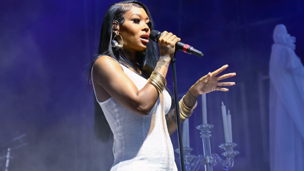 Summer Walker Addresses Fans Who Call Her A Bad Performer