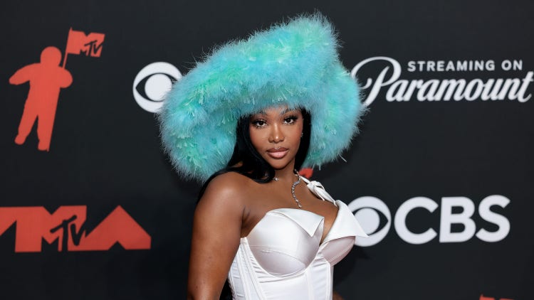 Summer Walker Announces ‘Finally Over It’ Escape Room In Hilarious ‘Scream’-Inspired Teaser