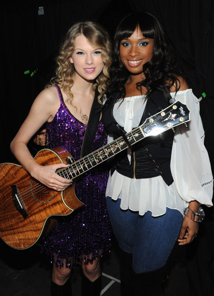 Taylor Swift and Jennifer Hudson