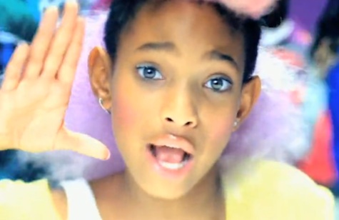 Video: Willow Smith - 'Whip My Hair'