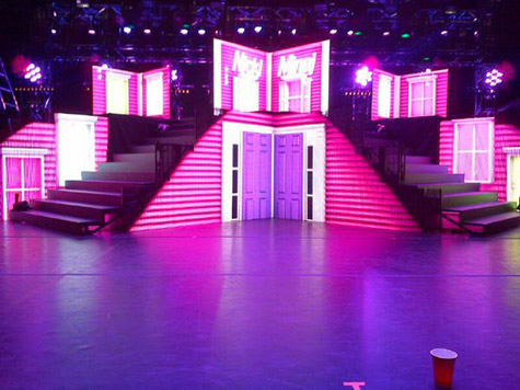 Nicki Minaj Stage