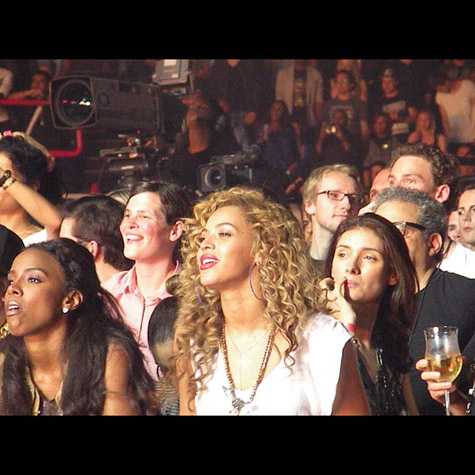 Kelly Rowland and Beyoncé