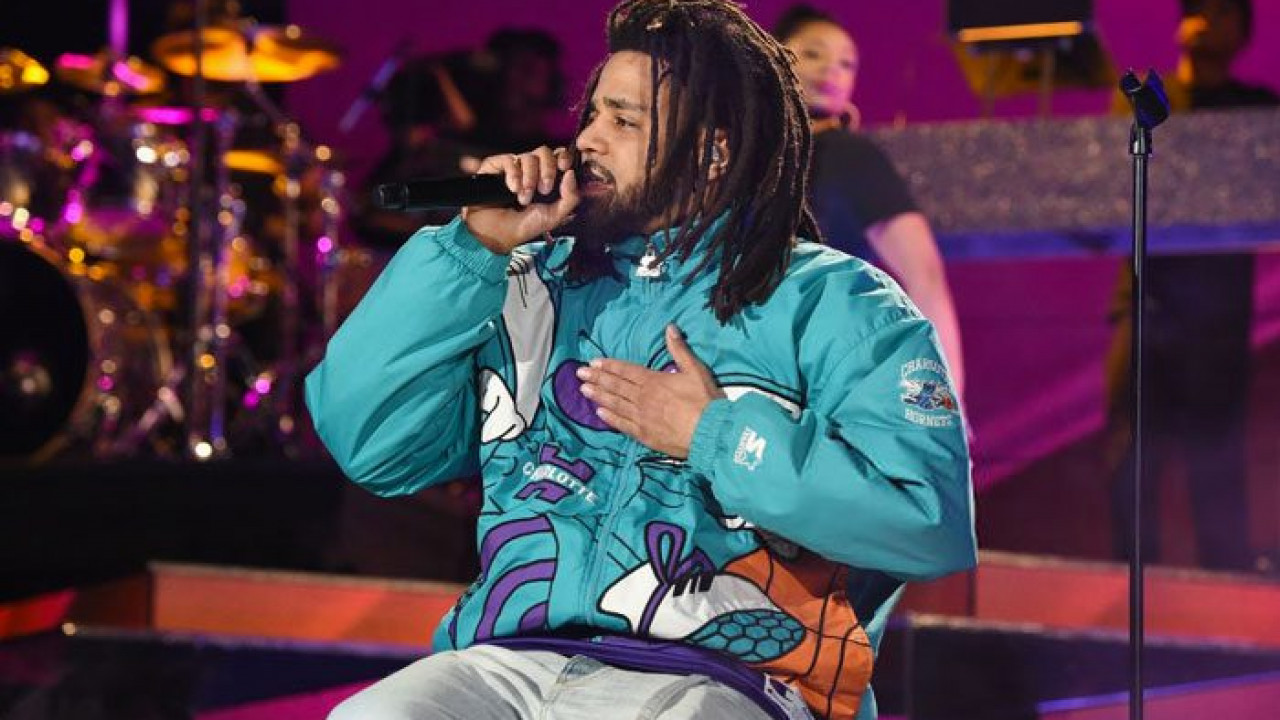 J. Cole performs NBA All-Star Game halftime show (video) - Sports  Illustrated