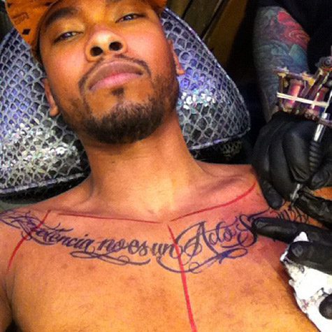Miguel Shows Off New Chest Tattoo