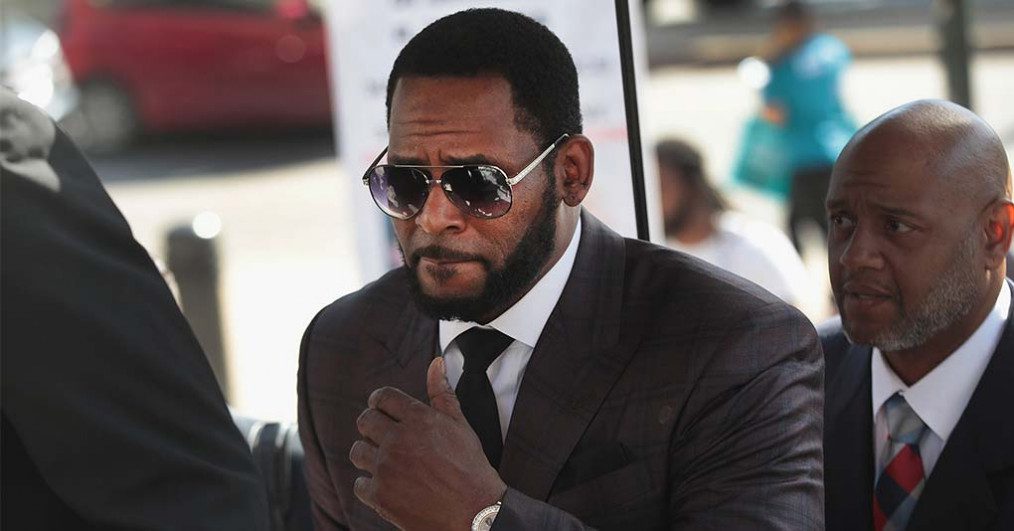 R. Kelly arrives at the Leighton Criminal Courts Building for a hearing