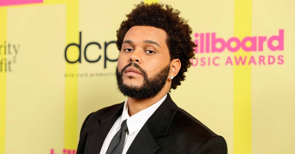 The Weeknd poses backstage for the 2021 Billboard Music Awards