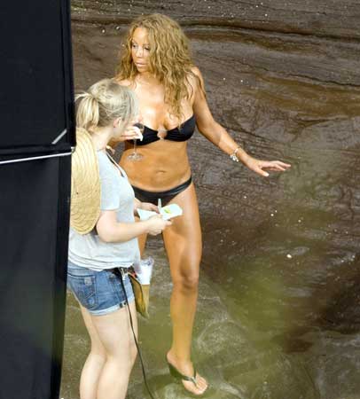wortel Rode datum Leidinggevende Mariah Carey on 'Lovin' U' Set in Hawaii